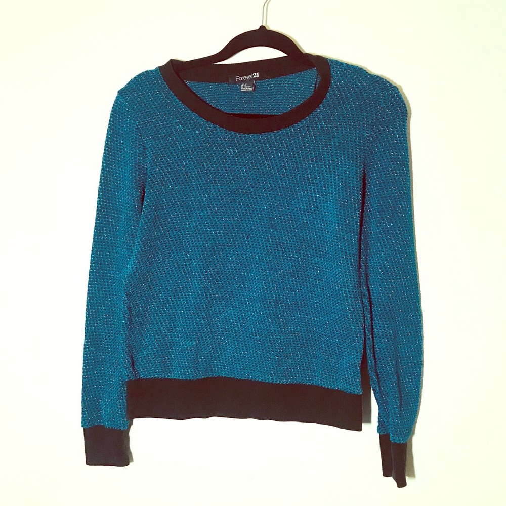 Sparkly Blue Long sleeve sweater. 🐬🦋